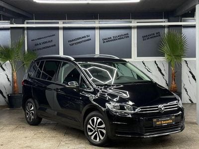 Second-hand VW Touran Active 150 CP (110 kW) 2022 Negru Monovolum