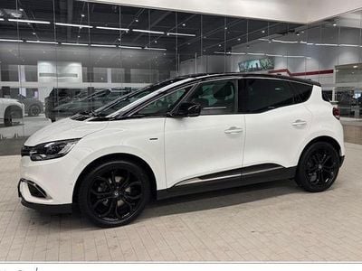 Perlmuttweiss metallic/dach i Gebraucht 2022 Renault Scénic IV Black Edition Van / Kleinbus | 21.998 € (Fairer Preis)