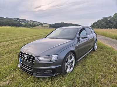 Gebraucht Audi A4 Sport 190 PS (139 kW) 2015 Grau Kombi