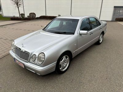 Mercedes E280