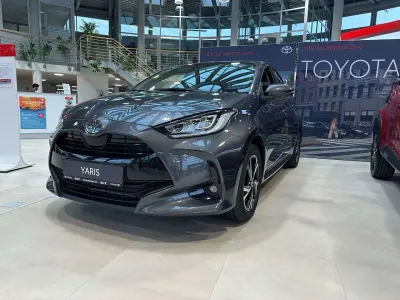 Neu Toyota Yaris Comfort 116 PS (85 kW) 2026 Grau Kleinwagen