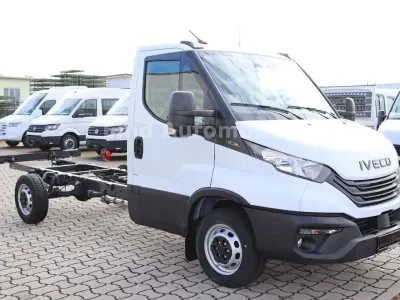 Nouvelle Iveco Daily 140 ch (102 kW) 2026 Blanc Monospace