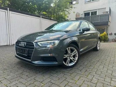 Gebraucht Audi A3 116 PS (85 kW) 2018 Grau Limousine
