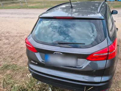 Gebraucht Ford Focus 120 PS (88 kW) 2016 Grau Kombi