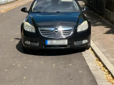 Gebraucht Opel Insignia 220 PS (161 kW) 2009 Schwarz Limousine