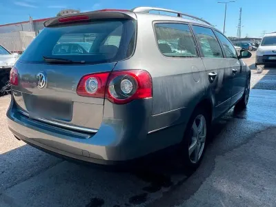 Gebraucht VW Passat 133 PS (97 kW) 2006 Grau Kombi
