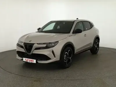 Ny Alfa Romeo Junior Edizione Speciale 145 HK (106 kW) 2025 Beige SUV