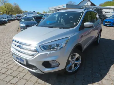 Używany Ford Kuga Titanium 150 KM (110 kW) 2017 Srebrny SUV