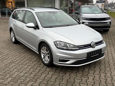 Gebraucht VW Golf VII 131 PS (96 kW) 2019 Reflexsilber metallic (metallic) Kombi