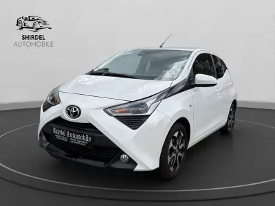 Gebraucht Toyota Aygo X-play 72 PS (52 kW) 2021 Weiß Kleinwagen