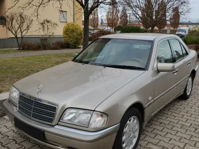 Gebraucht Mercedes C220 Elegance 125 PS (91 kW) 1998 Silber Limousine