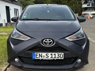 Brugt Toyota Aygo Team 72 HK (52 kW) 2021 Grå Hatchback