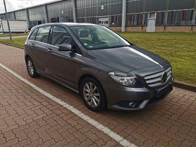 Mercedes B200