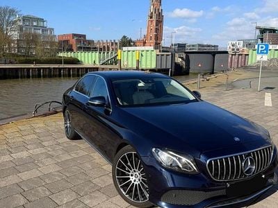 Gebraucht Mercedes E220 194 PS (142 kW) 2017 Blau Limousine