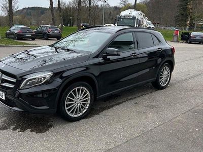 Gebraucht Mercedes GLB220 211 PS (155 kW) 2016 Schwarz SUV