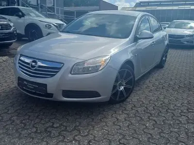 Gebraucht Opel Insignia Selection 116 PS (85 kW) 2009 Silber Limousine