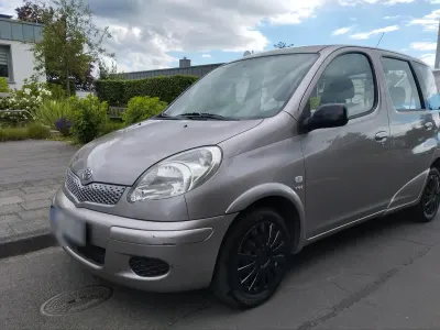 Gebraucht Toyota Yaris 83 PS (61 kW) 2003 Grau Kombi