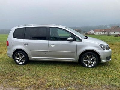 Silber Gebraucht 2014 VW Touran Life Van / Kleinbus | 10.250 € (Etwas zu teuer)