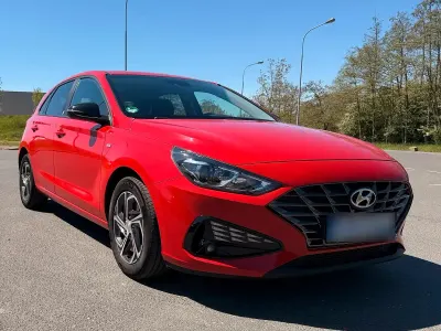 Używany Hyundai i30 Intro Edition 160 KM (117 kW) 2021 Czerwony Hatchback