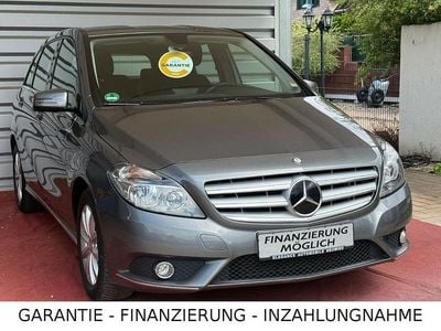 Gebraucht Mercedes B180 109 PS (80 kW) 2013 Grau Van / Kleinbus