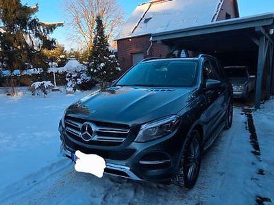 Grau Gebraucht 2017 Mercedes GLE350 SUV | 34.500 € (Fairer Preis)