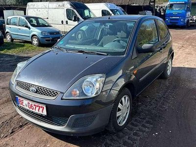 Gebraucht Ford Fiesta Ambiente 69 PS (50 kW) 2007 Grau Kleinwagen