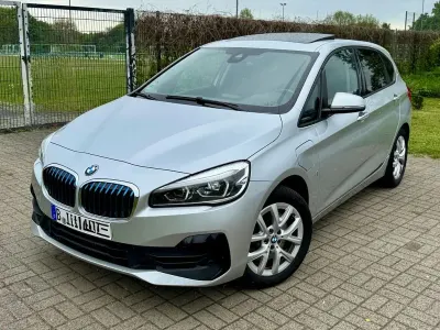 Gebraucht BMW 225 iPerformance 224 PS (164 kW) 2018 Silber Van / Kleinbus