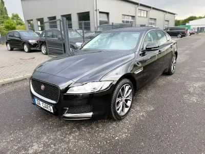 Używany Jaguar XF Prestige 163 KM (119 kW) 2018 Czarny Sedan/Limuzyna