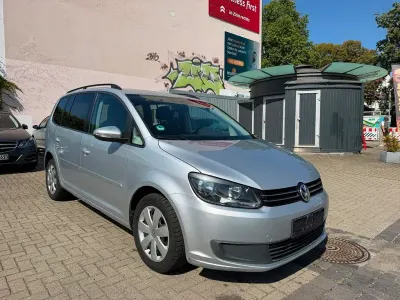 Gebraucht VW Touran Comfortline 140 PS (102 kW) 2013 Silber Van / Kleinbus