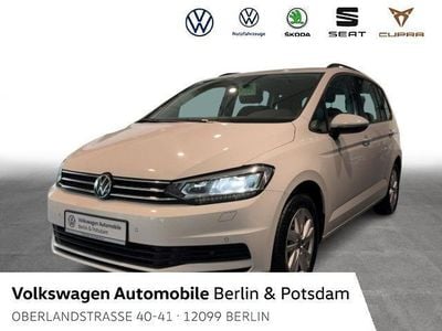 Pure white Gebraucht 2020 VW Touran Comfortline Van / Kleinbus | 24.870 € (Fairer Preis)