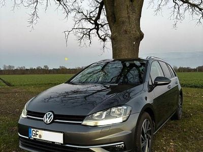 Używany VW Golf VII Join 116 KM (85 kW) 2018 Szary Kombi