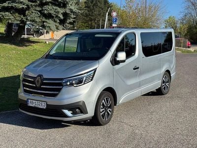 Second-hand Renault Trafic 170 CP (125 kW) 2025 Argintiu Monovolum
