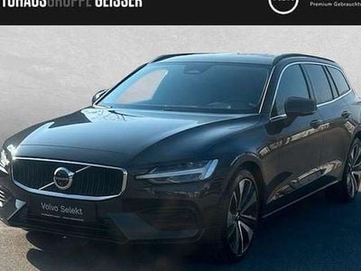 Gebraucht Volvo V60 Core 197 PS (144 kW) 2025 Grau Kombi