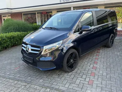 Gebraucht Mercedes V300 Avantgarde Edition 239 PS (175 kW) 2020 Cavansitblau metallic Van / Kleinbus