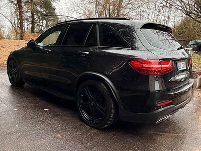 Schwarz Gebraucht 2017 Mercedes GLC43 AMG AMG SUV | 33.990 € (Fairer Preis)