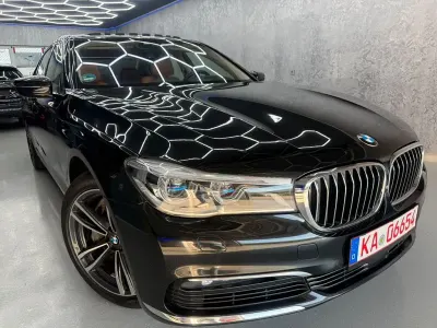 Gebraucht BMW 750 Sport Line 400 PS (294 kW) 2017 Schwarz Limousine