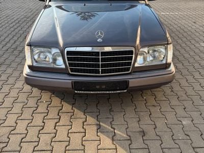 Gebraucht Mercedes E200 136 PS (100 kW) 1995 Braun Limousine