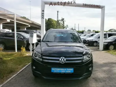 Gebraucht VW Tiguan Trendline 140 PS (102 kW) 2015 Schwarz SUV