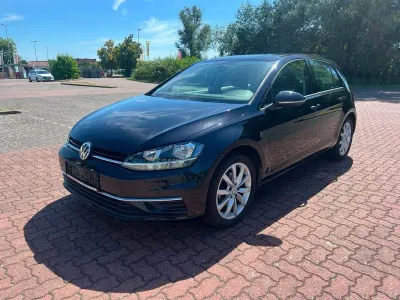 Gebraucht VW Golf VII Comfortline 110 PS (80 kW) 2017 Schwarz Limousine