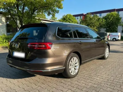 Gebraucht VW Passat Highline 150 PS (110 kW) 2018 Braun Kombi