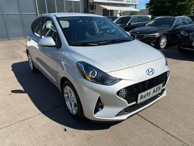 Gebraucht Hyundai i10 Edition 30 67 PS (49 kW) 2021 Silber Kleinwagen