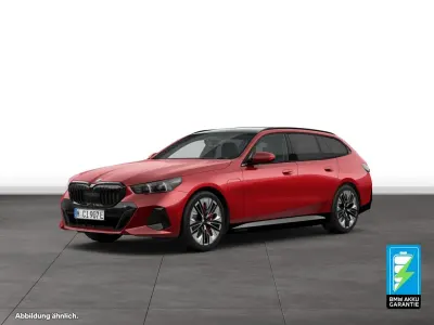 Gebraucht BMW 550e M Sport 489 PS (359 kW) 2025 Rot Kombi