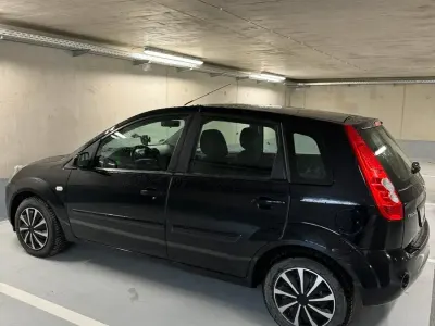 Gebraucht Ford Fiesta 95 PS (69 kW) 2008 Schwarz Kleinwagen