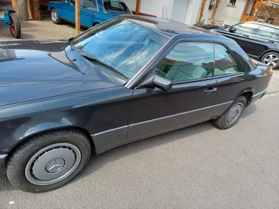 Gebraucht Mercedes 230 132 PS (97 kW) 1992 Schwarz Coupé