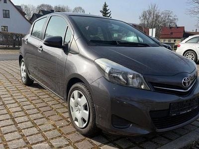 Gebraucht Toyota Yaris Edition 69 PS (50 kW) 2014 Grau Kleinwagen