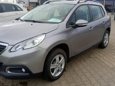 Gebraucht Peugeot 2008 Active 120 PS (88 kW) 2015 Grau SUV