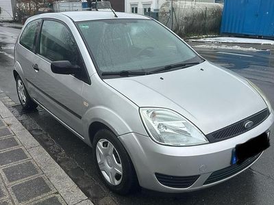 Second-hand Ford Fiesta 60 CP (44 kW) 2006 Argintiu Hatchback