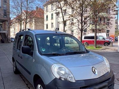 Gebraucht Renault Kangoo 106 PS (77 kW) 2008 Silber Van / Kleinbus