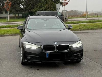 Gebraucht BMW 320 Advantage 163 PS (119 kW) 2018 Schwarz Kombi