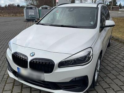 Gebraucht BMW 220 Active Tourer 190 PS (139 kW) 2018 Weiß Van / Kleinbus